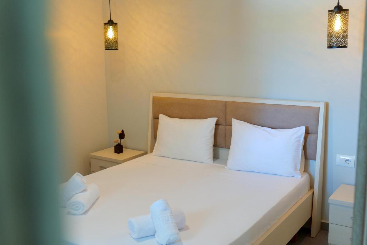 Ideal House & Ksamil