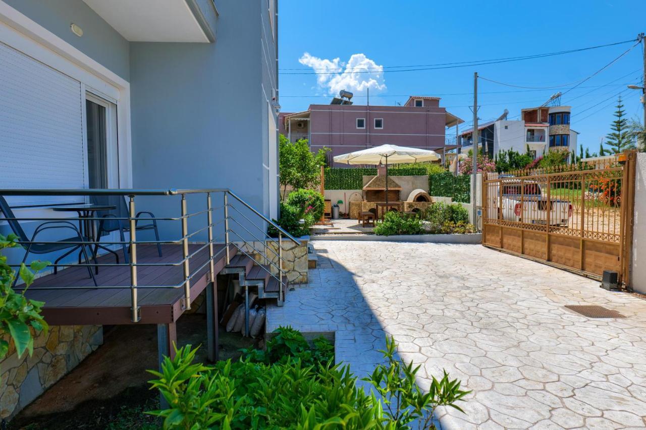 Ideal House & *